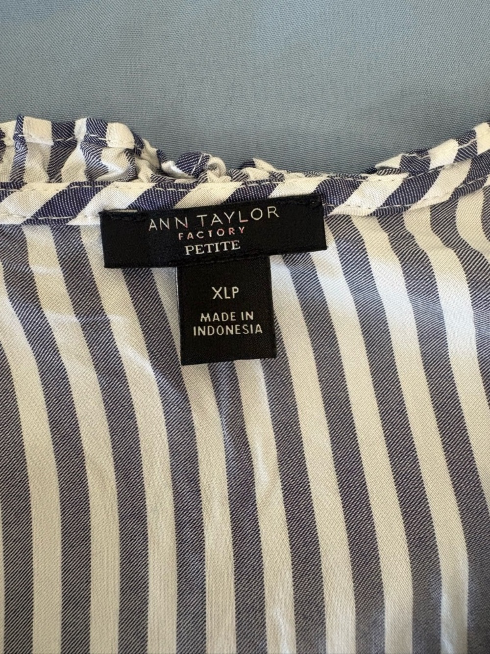 Ann Taylor Factory Blue White Striped Balloon Puff Sleeve Blouse XL Petite - Picture 8 of 10